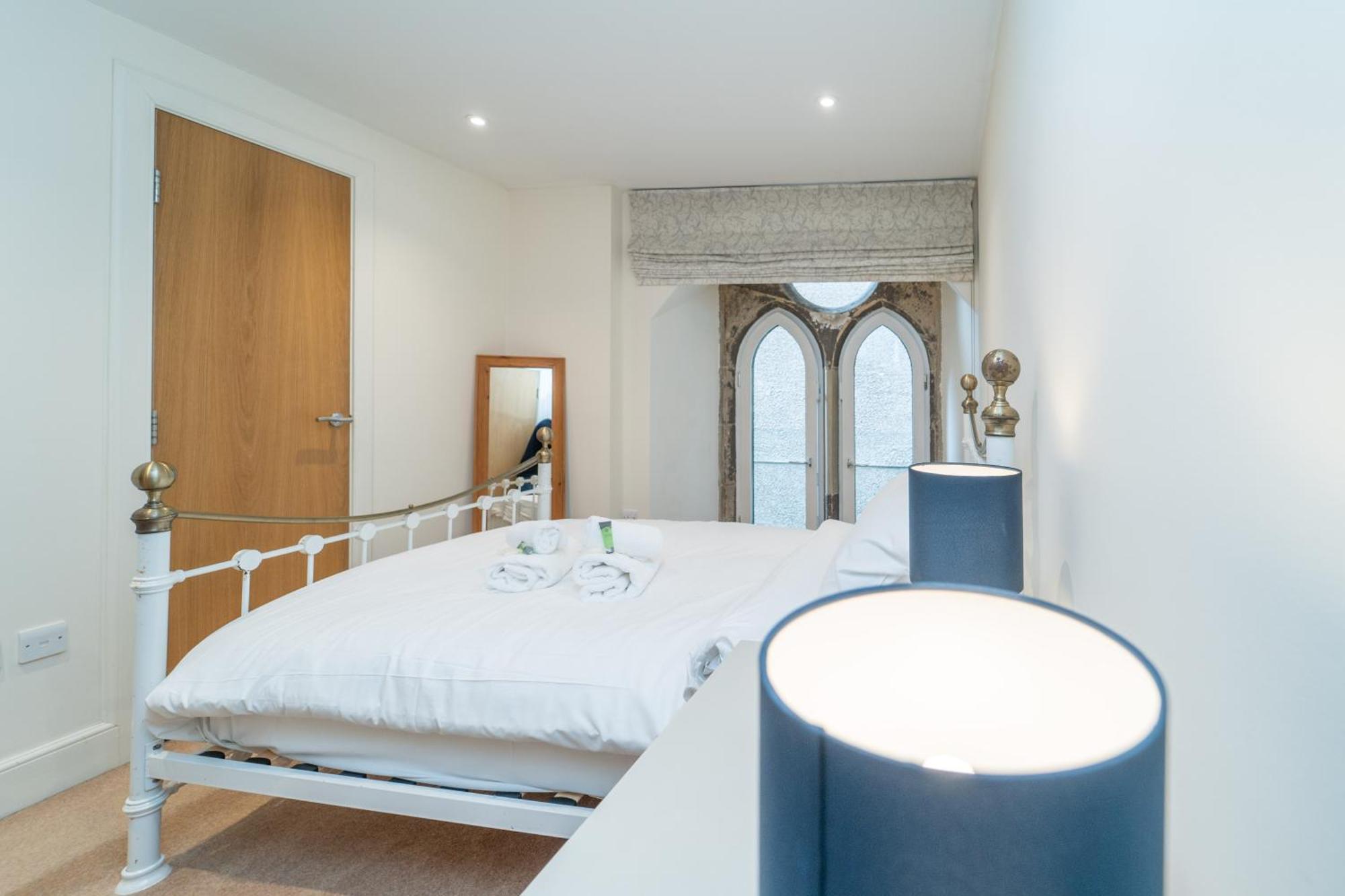 Apartment Church *